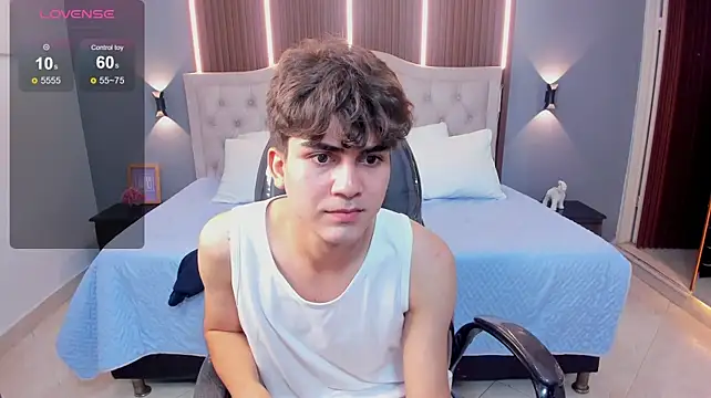Tommy18__ live cam on StripChat