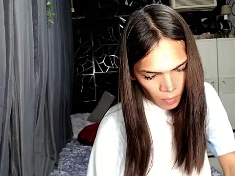 GORGEOUS_CARMEE