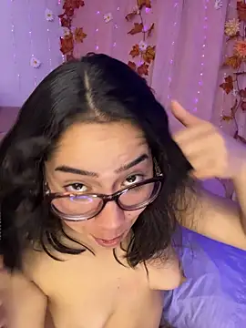 anni_ross live cam on StripChat