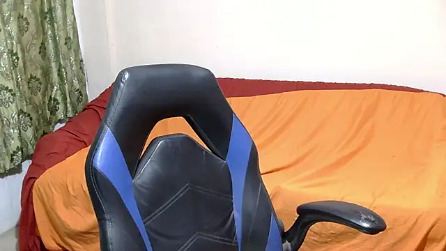 Darkkras live cam on StripChat