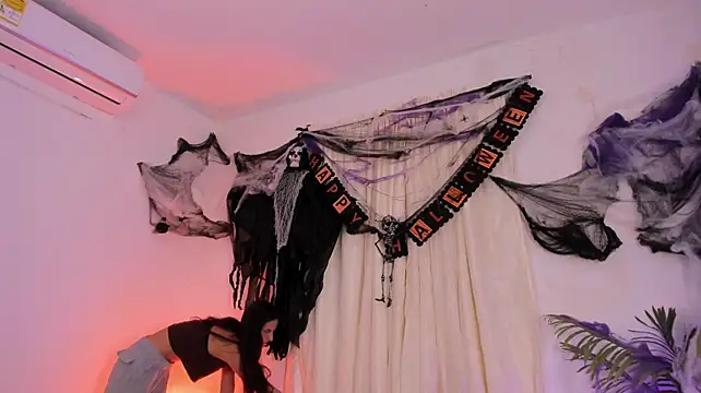 ninaht live cam on StripChat