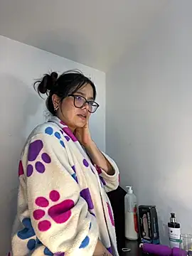 Esmeralda_hairy