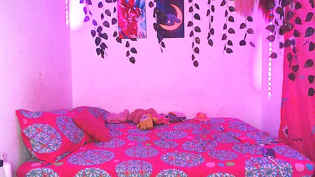 stefanny_hot03 live cam on StripChat