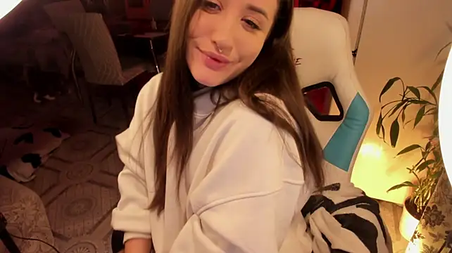Sserendipityy live cam on StripChat