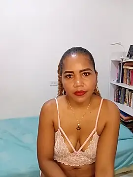 Perla_Guzman live cam on StripChat