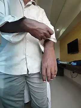 Paramkeerthi live cam on StripChat