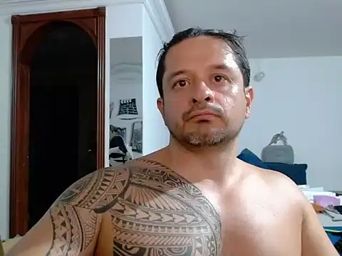 gonzzohunterr live cam on StripChat