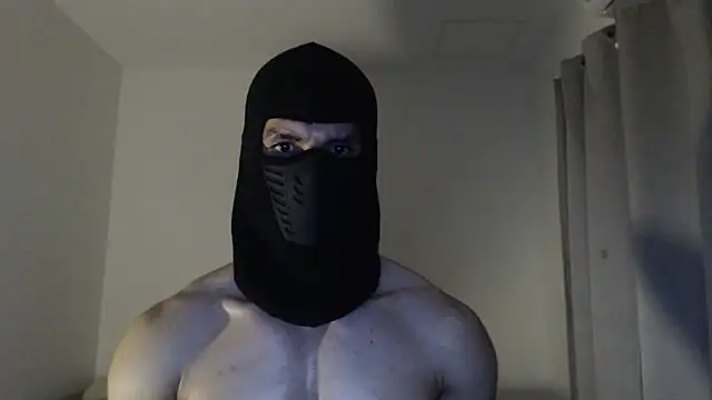 mysterious_muscles live cam on StripChat