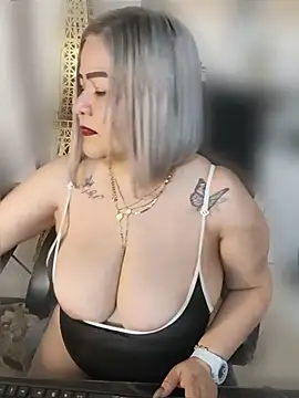 Dalessa_Bigtits webcam