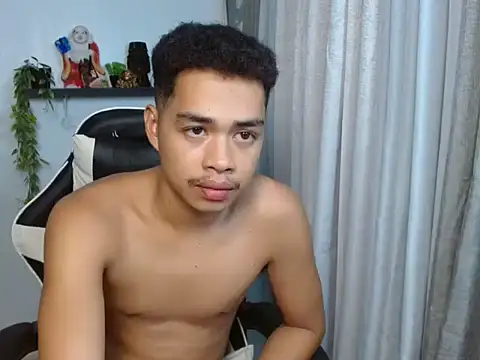 curlyasian_njxx