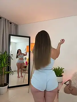 roxie_gates_