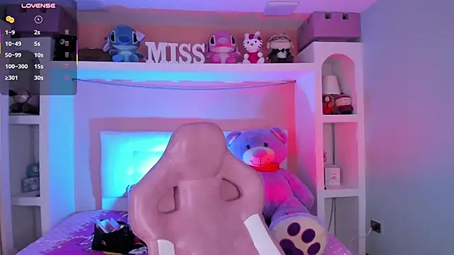 miss___megan live cam on StripChat
