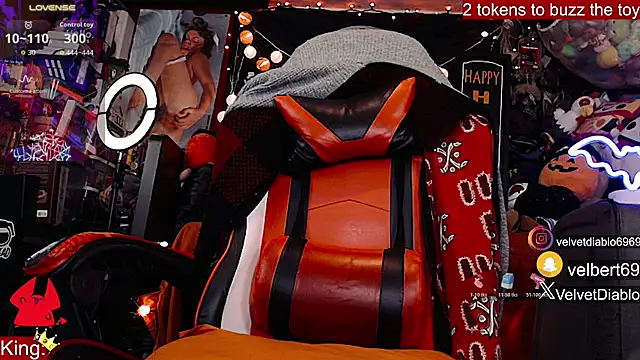 VelvetDiablo live cam on StripChat