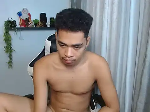 curlyasian_njxx