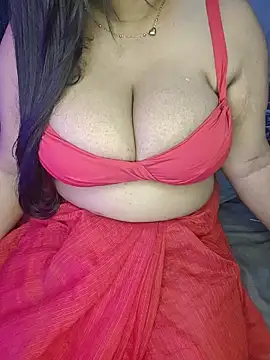 Curvy_Pooja