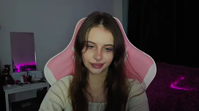 evvaavve live cam on StripChat