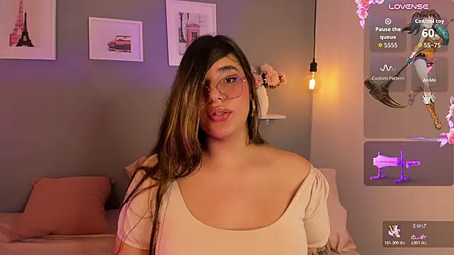 Valen_with_pussy