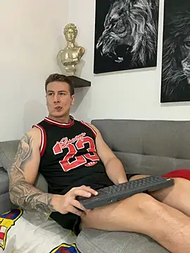AlexHarrington live cam on StripChat