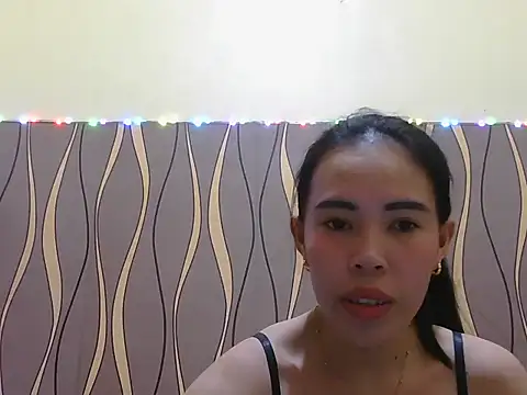 YoungLovers4u live cam on StripChat