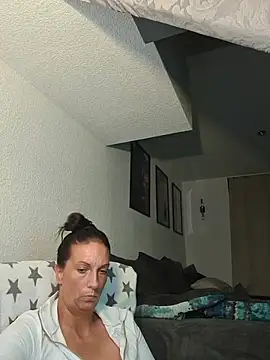 SexyJulia21 squirt dirty talk show