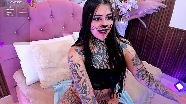 Kiara_tay live cam on StripChat