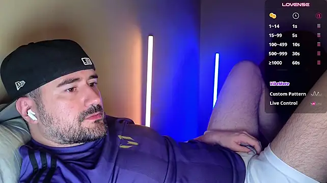 dom_theo (Ask my age) - im horny