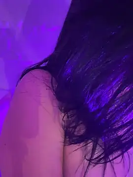 lucianaroy live cam on StripChat