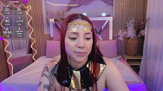 ANNE_TAY1