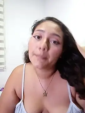 snake_mia live cam on StripChat