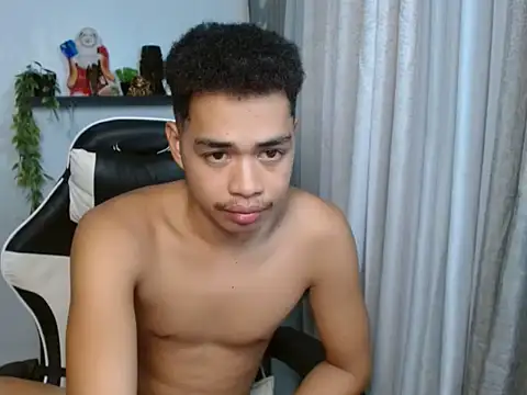 curlyasian_njxx