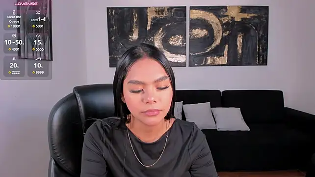 SaphiraJames live cam on StripChat