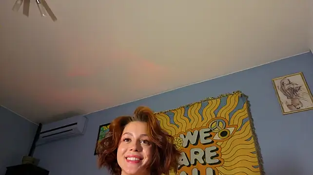 Lottie_cutie live cam on StripChat