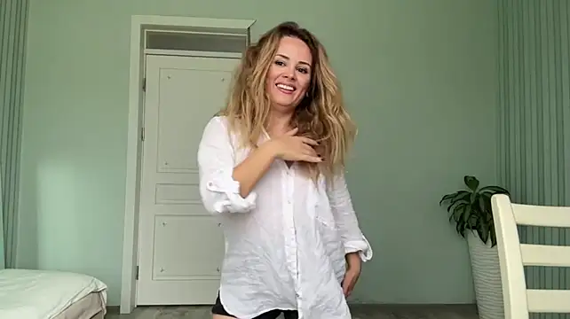 SayraPie live cam on StripChat