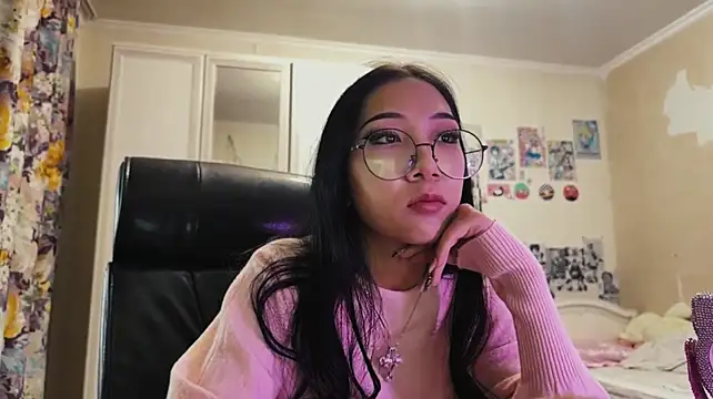 JoiePaschall live cam on StripChat