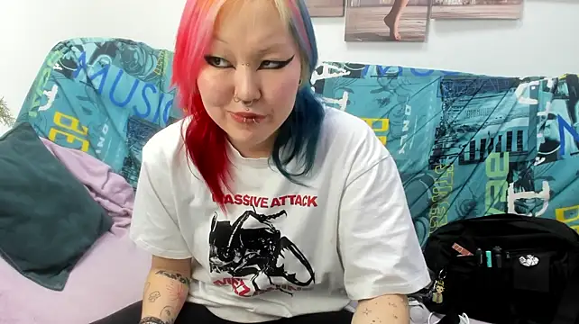 Cute__Kiko live cam on StripChat