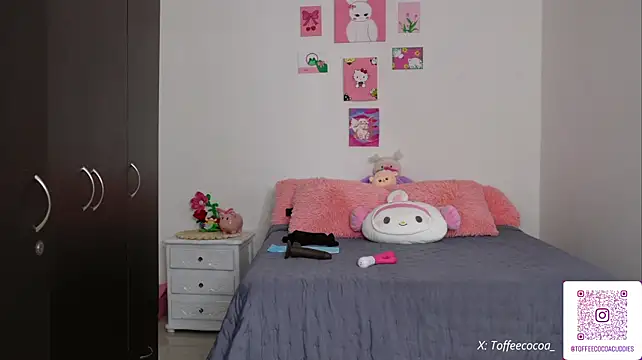 sophi_lii (F teen) - fingering