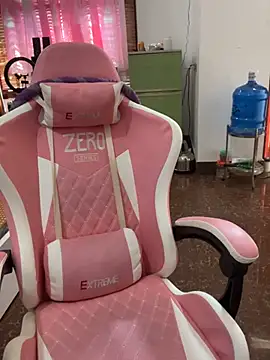 -lyly_69 (F young) - Show zoom 30p