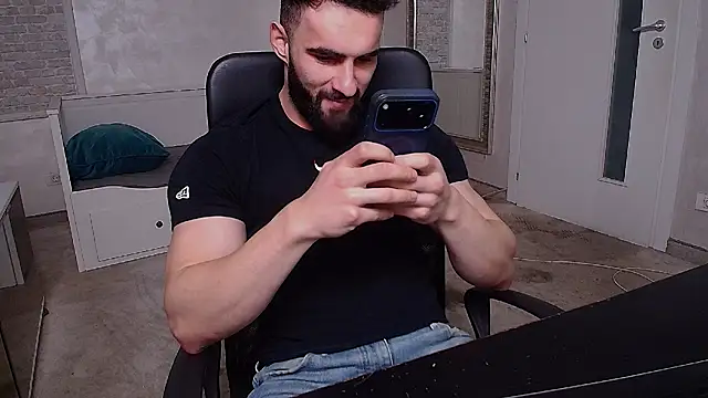 MicahLane live cam on StripChat