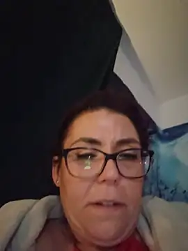 Ellie-Elizabeth live cam on StripChat