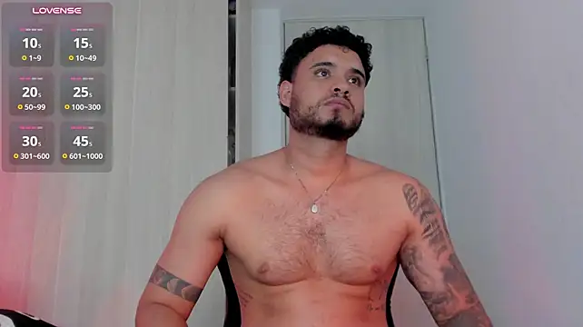 AUSTINN_TORRES live cam on StripChat