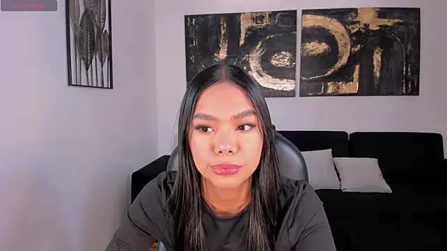 SaphiraJames live cam on StripChat
