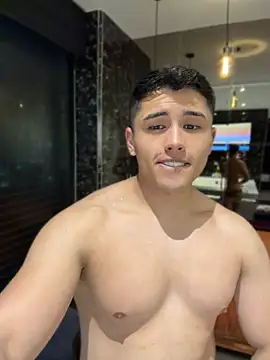 MatiasKorn live cam on StripChat