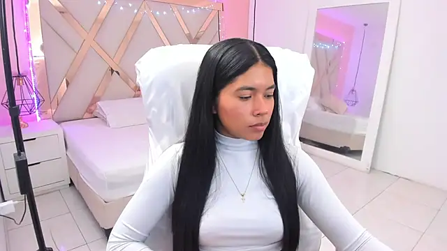 samantaa_shy live cam on StripChat