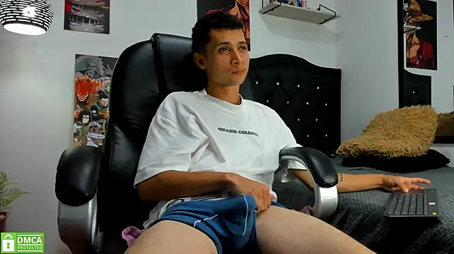 LucassSmith11 live cam on StripChat