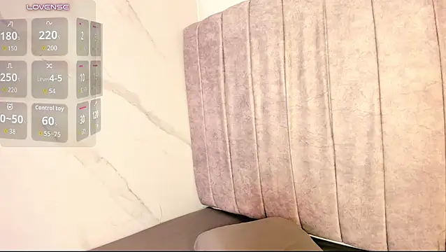 Lewins78 live cam on StripChat