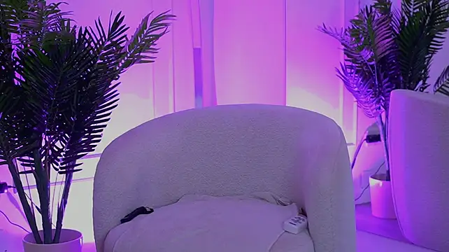 MarisolBlue live cam on StripChat