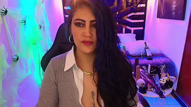 scarleth_blue