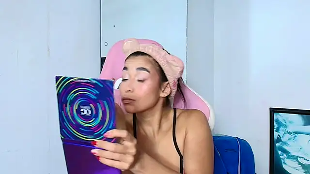 GraceWallace_ live cam on StripChat