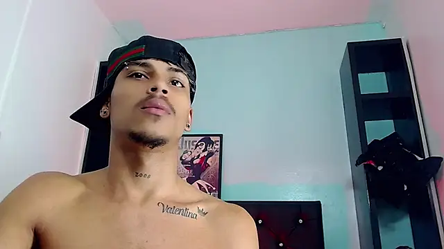 Angel_foxc13 live cam on StripChat