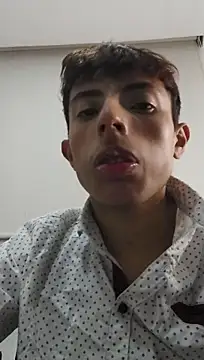 liamkozy live cam on StripChat
